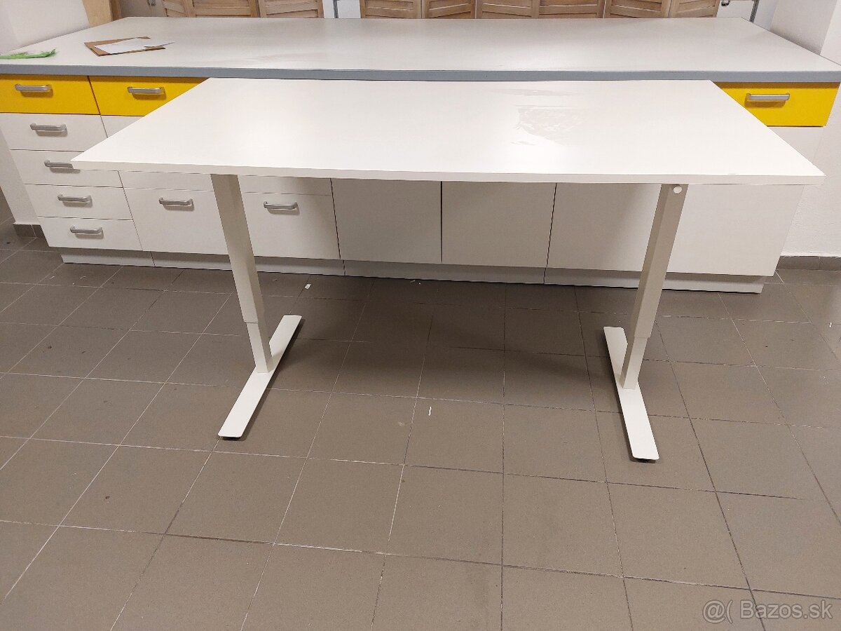 TROTTEN Stôl nastaviteľná výška, biela, 120x70 cm