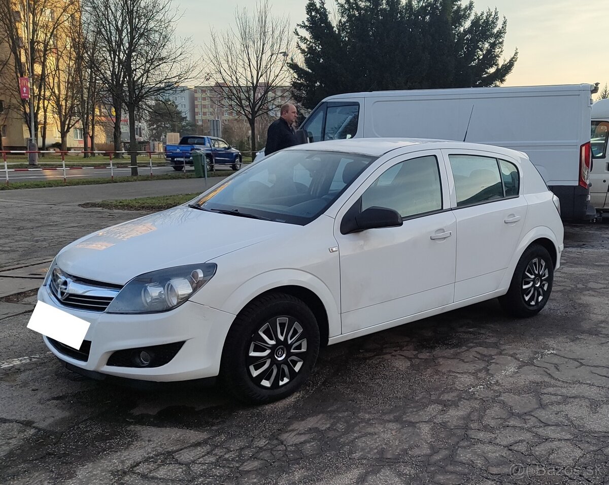 Opel Astra H facelift 1.7CDTI 81KW R.V 2012 Ako nové kúp v