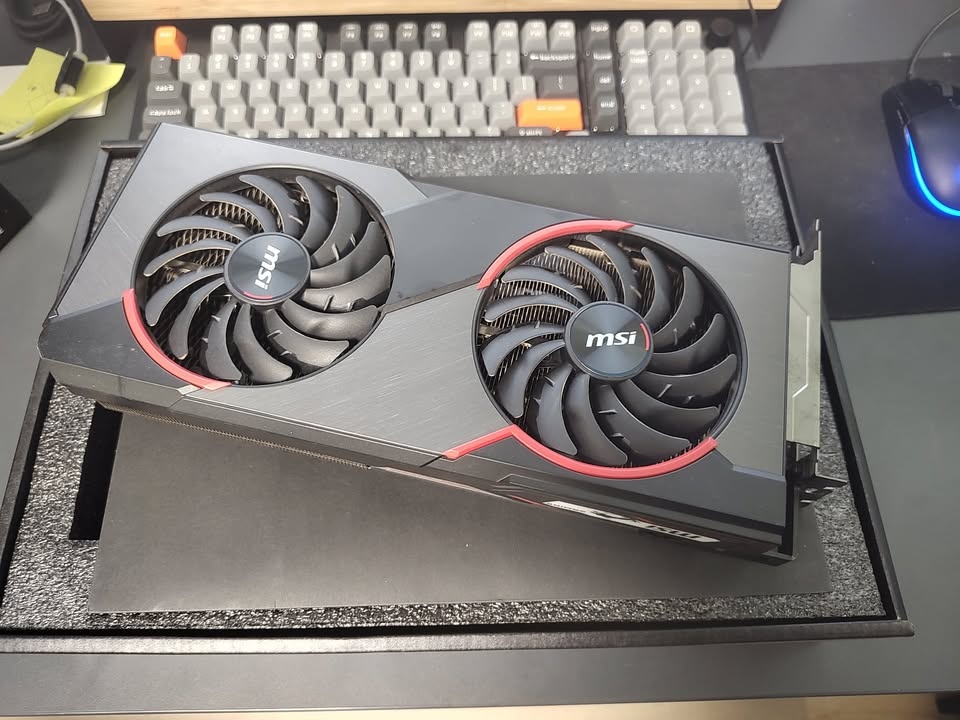 Predám AMD Radeon RX 5700XT