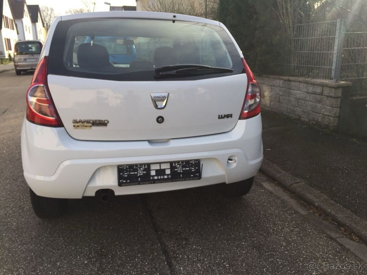 Dacia Sandero 1.3b rok 2007 biela kapota