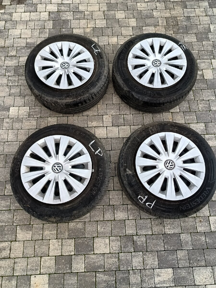 195/65 R15 + disky + puklice volkswagen