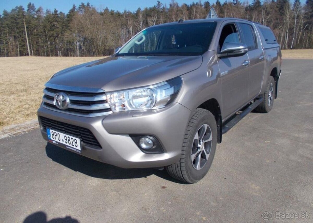 Toyota Hilux 2,4D naj 69 000km nafta manuál 110 kw