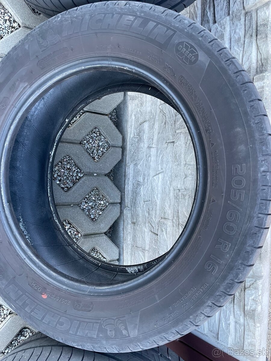 205/60 R16