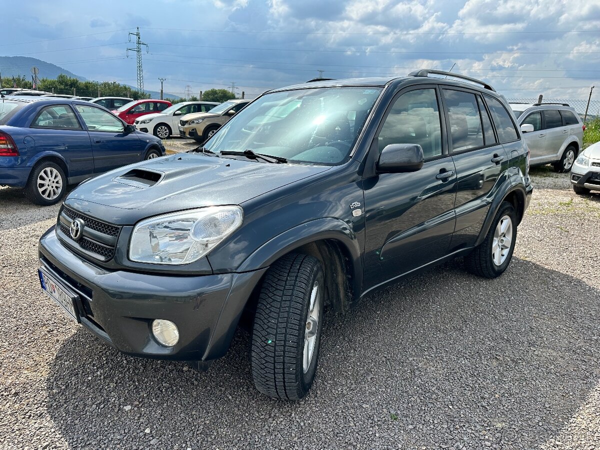 Toyota RAV4 2.0 D-4D 5D Sol 2