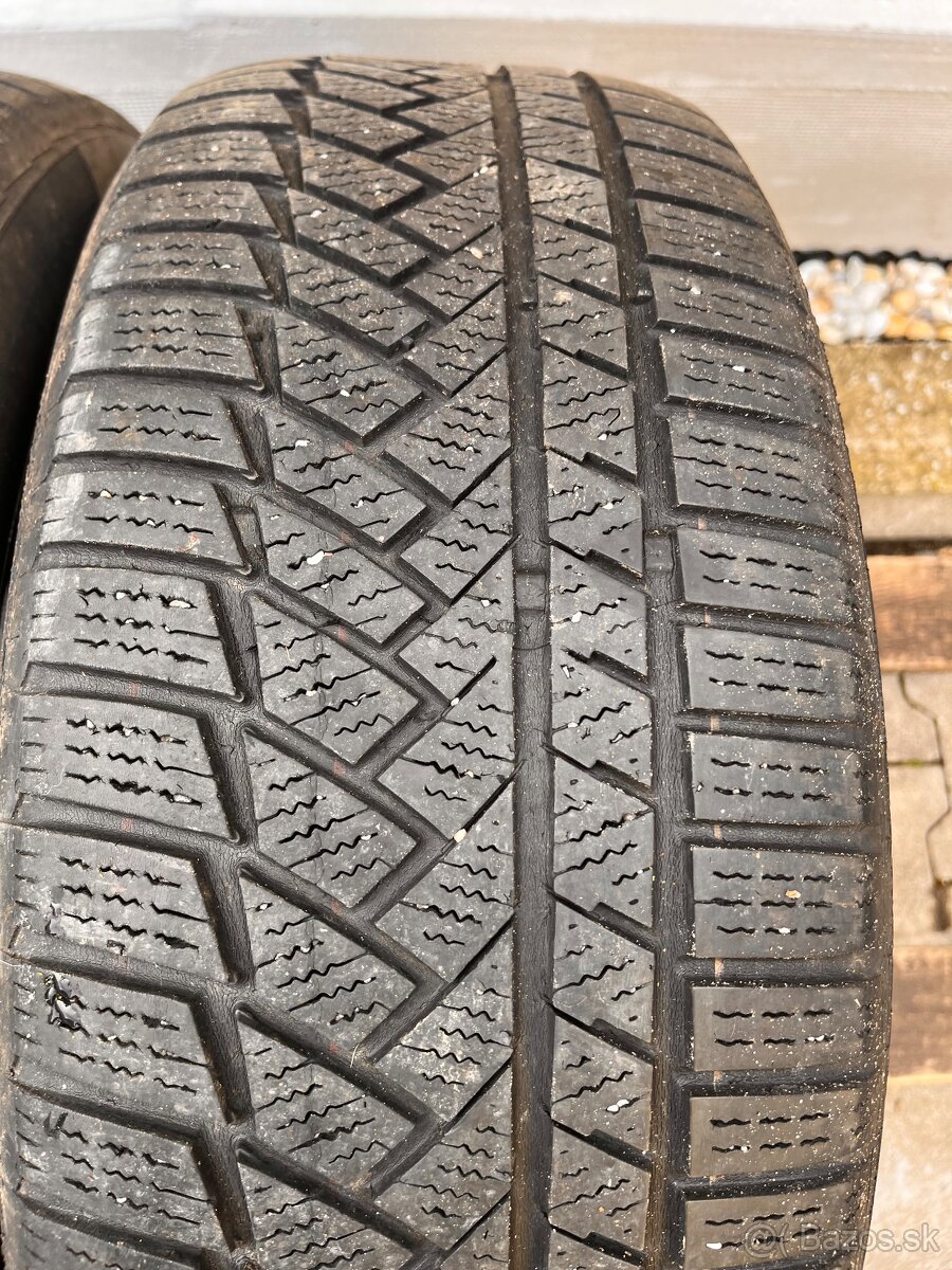 215/55R17 Continental zimne