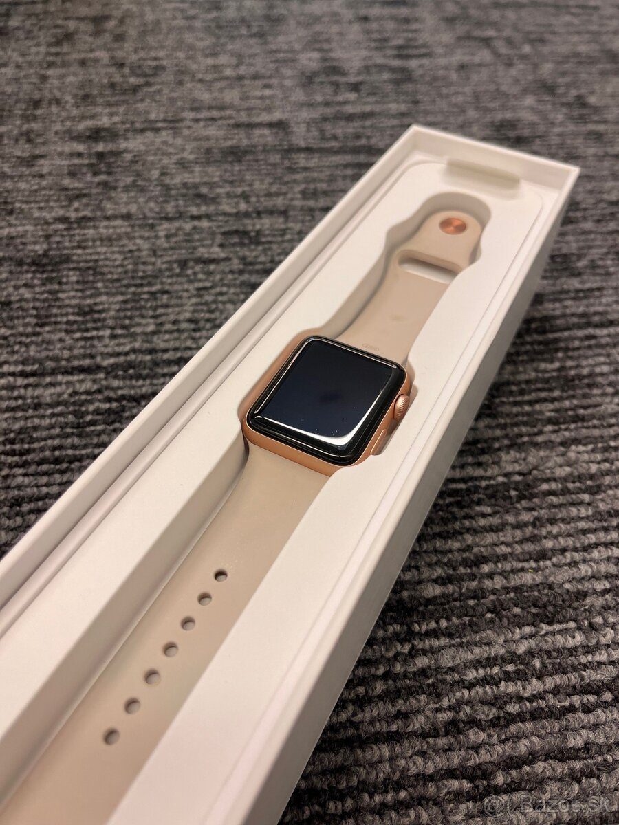 Apple Watch Series 3 Gold Aluminium | 42 mm | 84% batéria