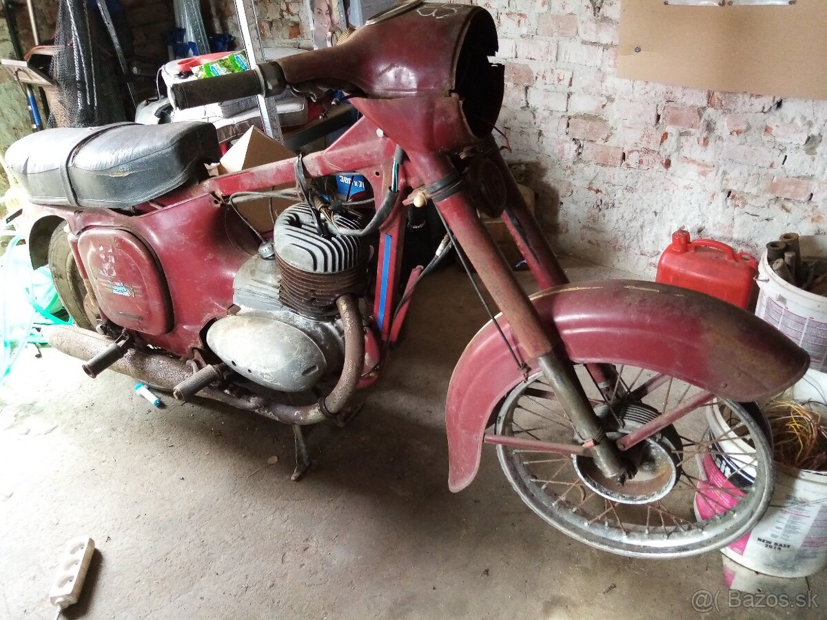 Jawa 250 559