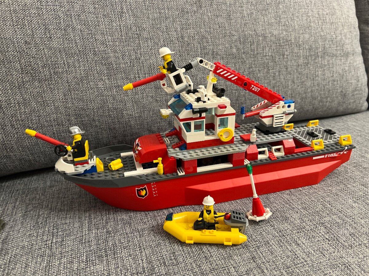 Lego 7207 Hasici lod