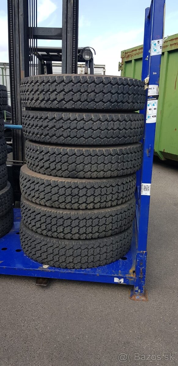 Michelin  X   /  M+ S 10 R 22,5 a Continental  -  LDR1, 245/