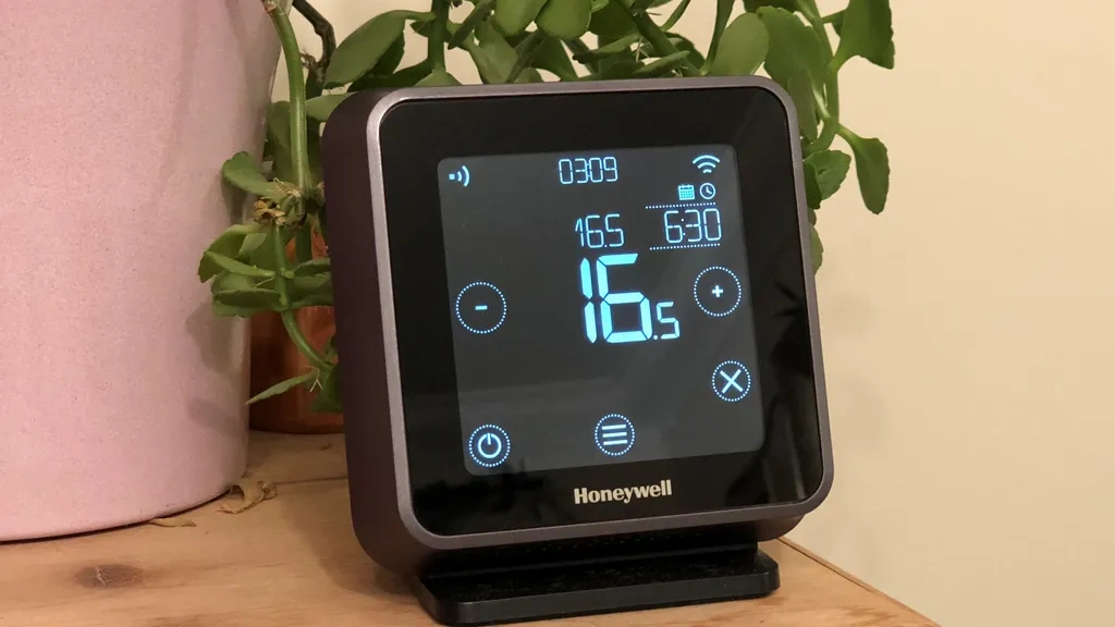 Wifi Inteligentný termostat - Honeywell Lyric T6R