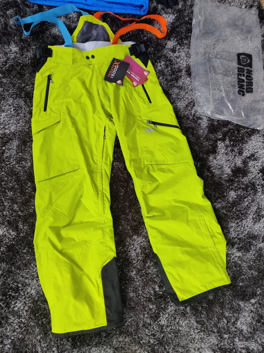 The north face mtn GTX insulated M”