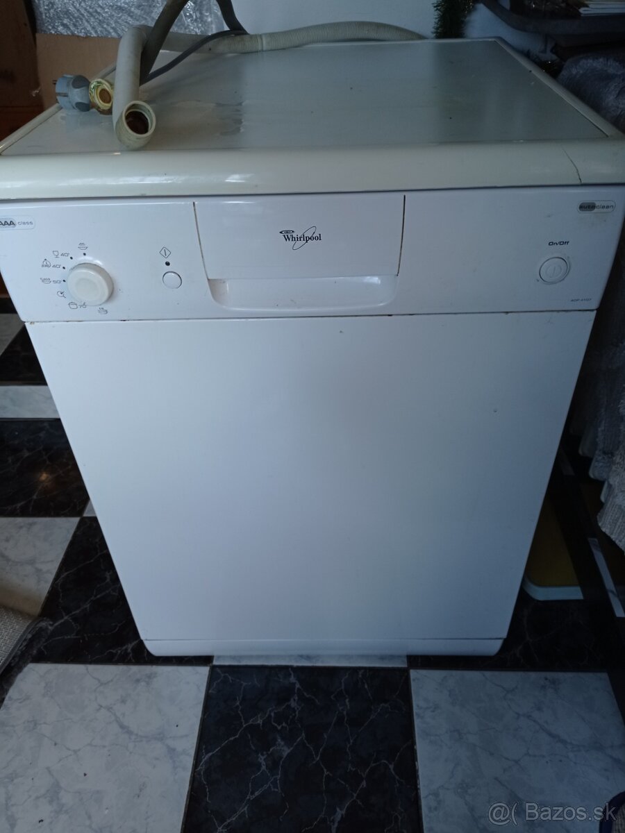 Umývačka riadu Whirlpool ADP 4107