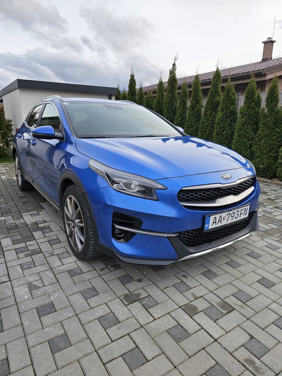 Kia XCeed 1.5 T-GDi Gold 118kw, benzín, Led , JBL, N