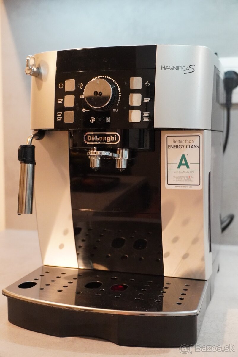 Kavovar DeLonghi S