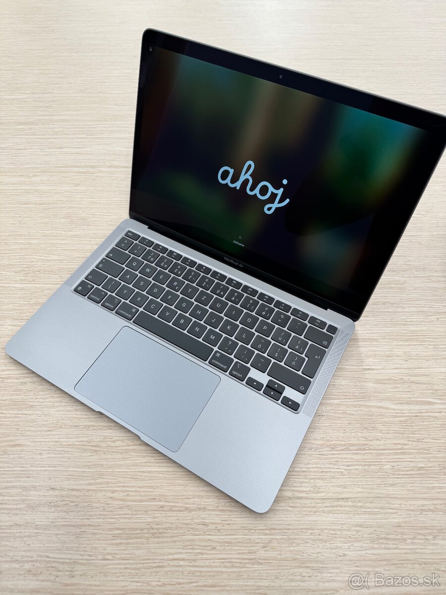 MacBook Air (M1, 2020)