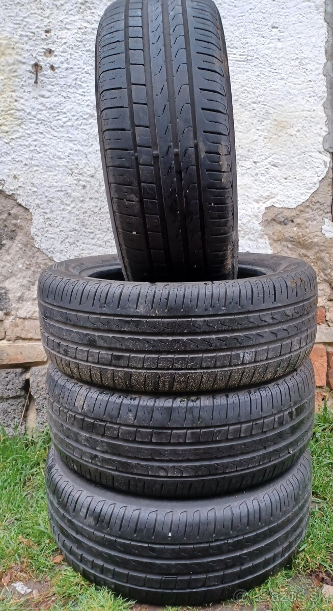 Predám 4-letné pneumatiky Pirelli Cinturato 215/55 R17