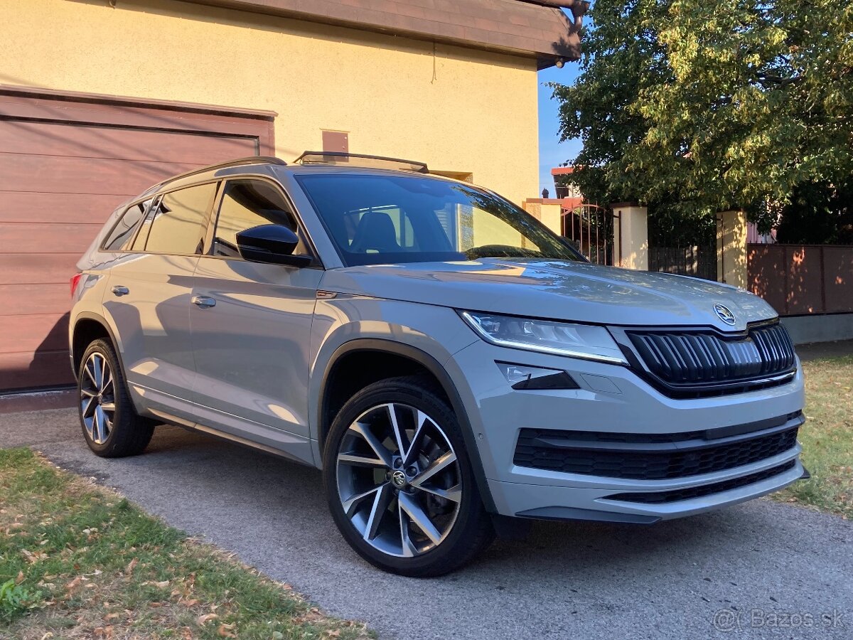 Kodiaq Sportline 4x4 7miest Nardo Grey Virtual Pano 83t. km