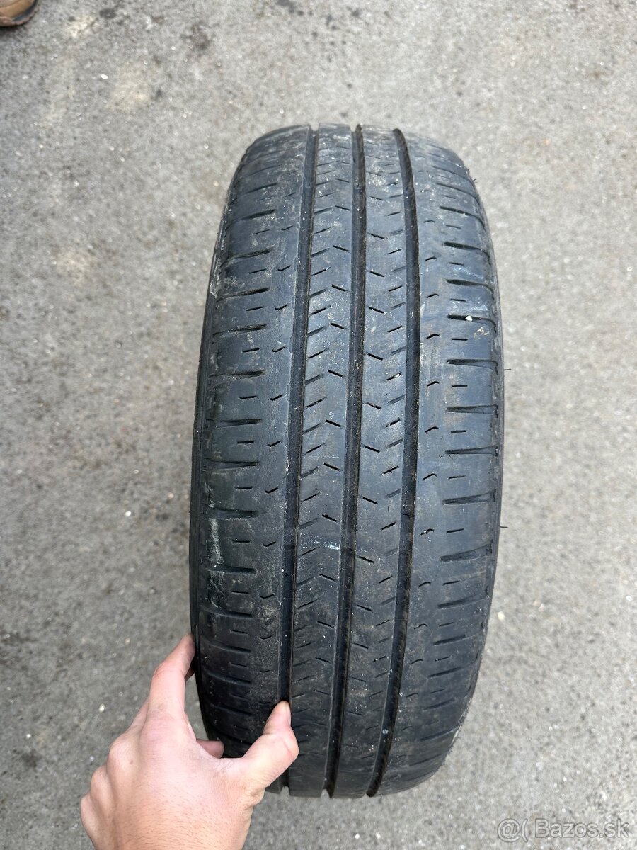 195/70r15c