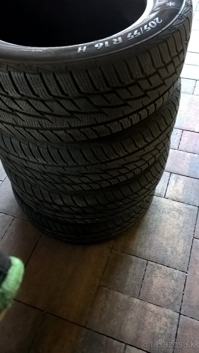 ZIMNÉ 205/55 R16 91H  4 ks MATADOR 6 mm a 4 ks BARUM 5-5,5mm