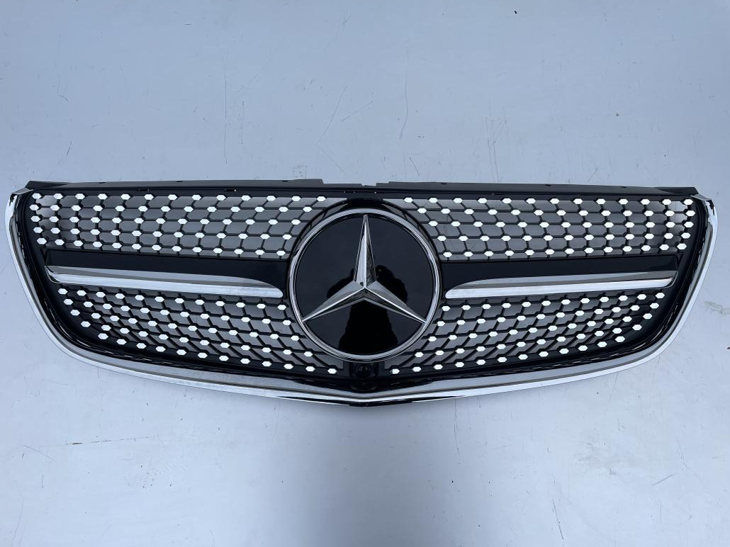 MERCEDES BENZ třídy V (W447) -AMG přední maska (grill)