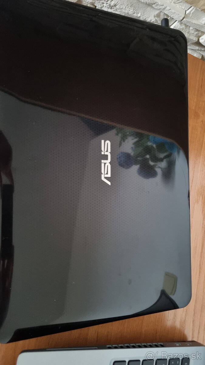 Asus A555L