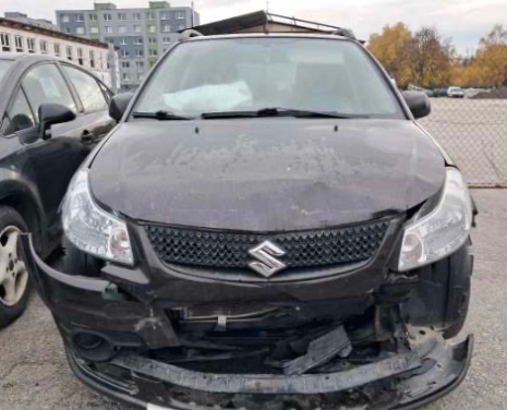 Predám Havarovanú Suzuki Sx4 1,6 benzin rv 2014.