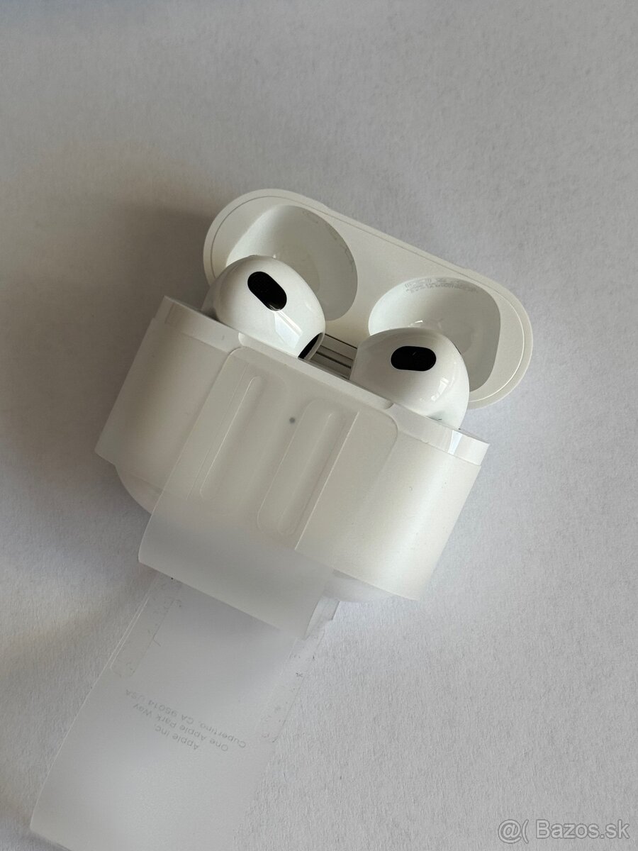 Apple AirPods 3. generácie - Nové, rok záruka