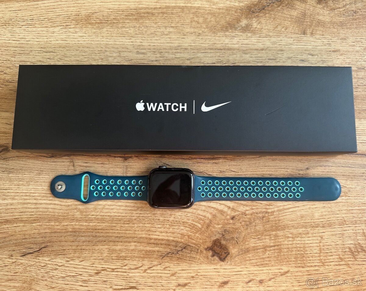 Apple Watch SE Nike