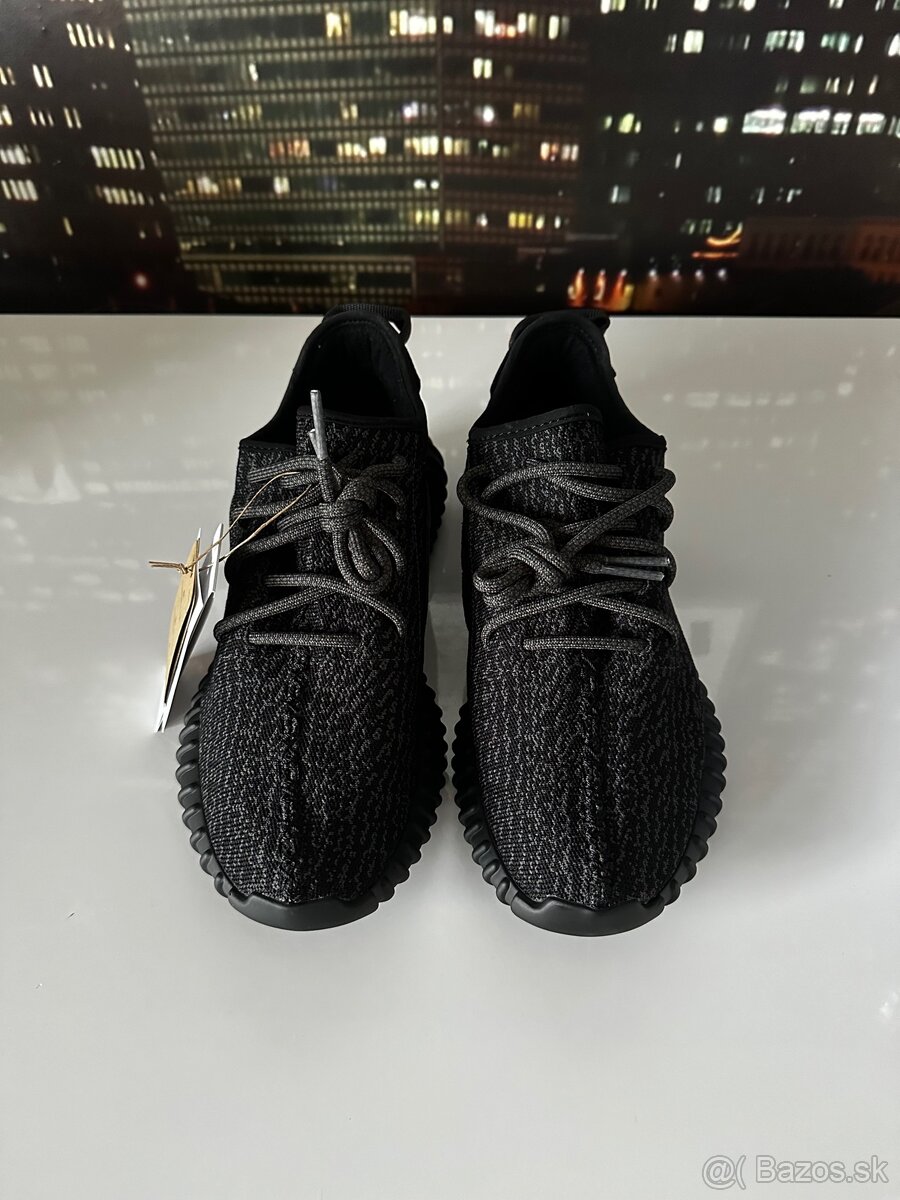 Yeezy pirate black 44