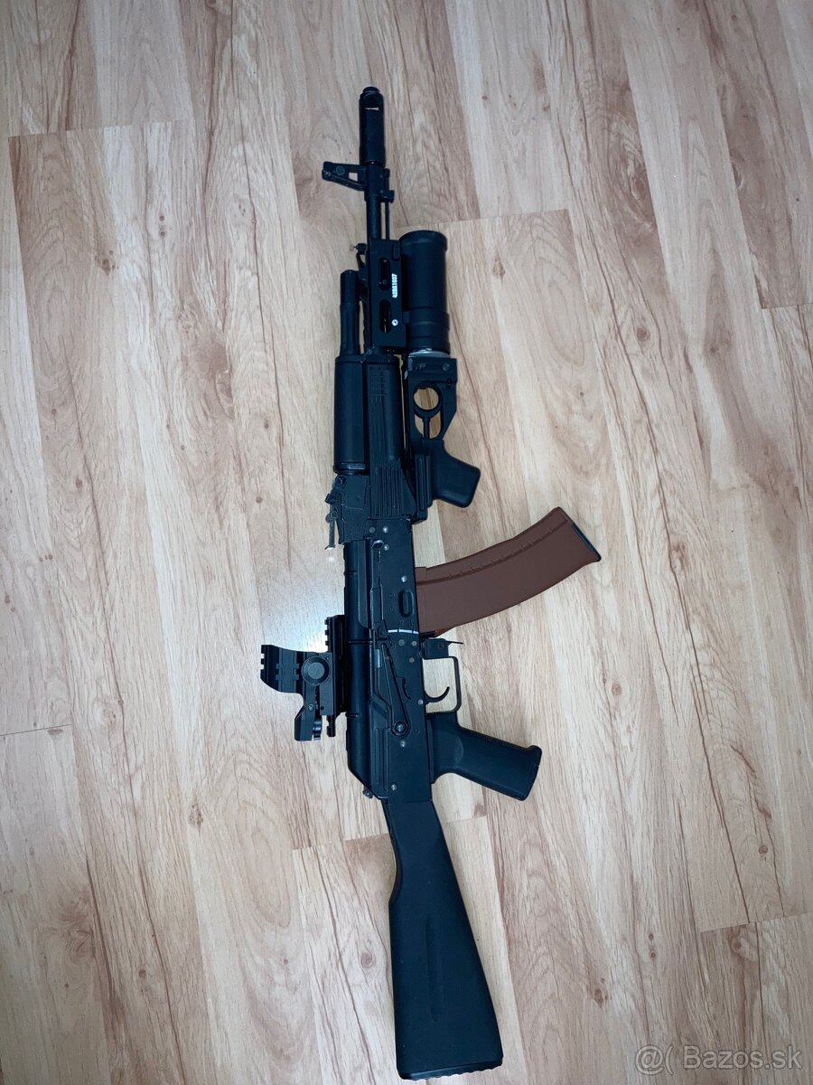 Airsoft AK74, battle belt