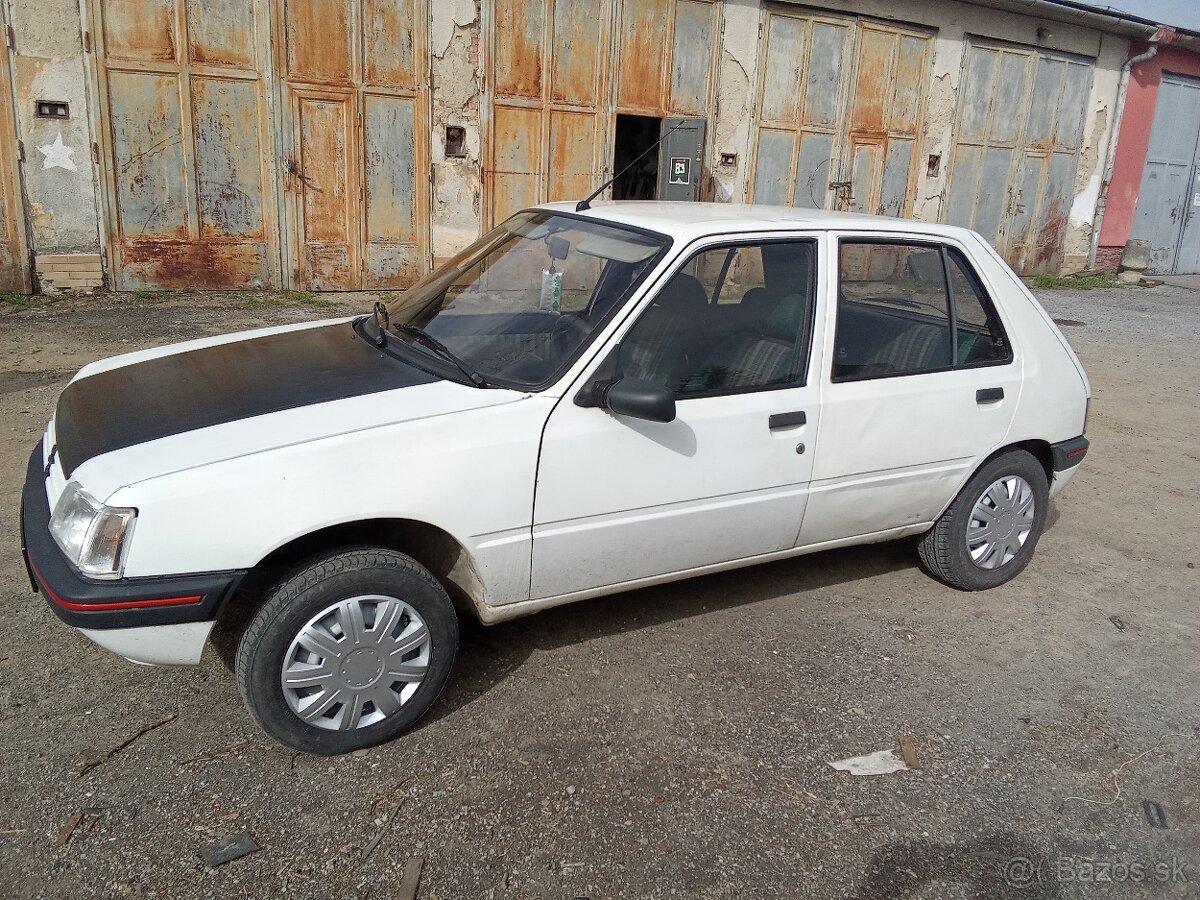 Peugeot 205