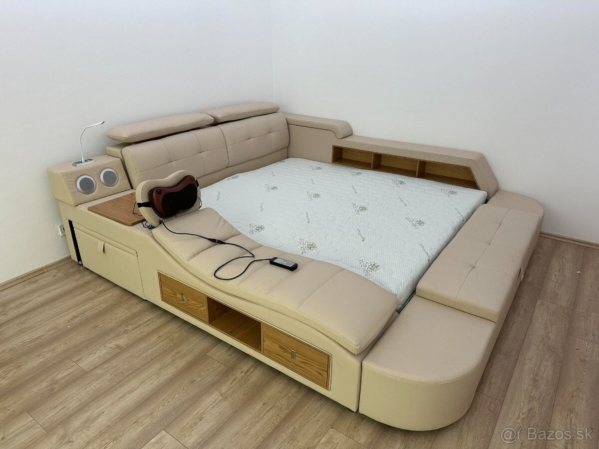 Kožená dvojlôžková posteľ