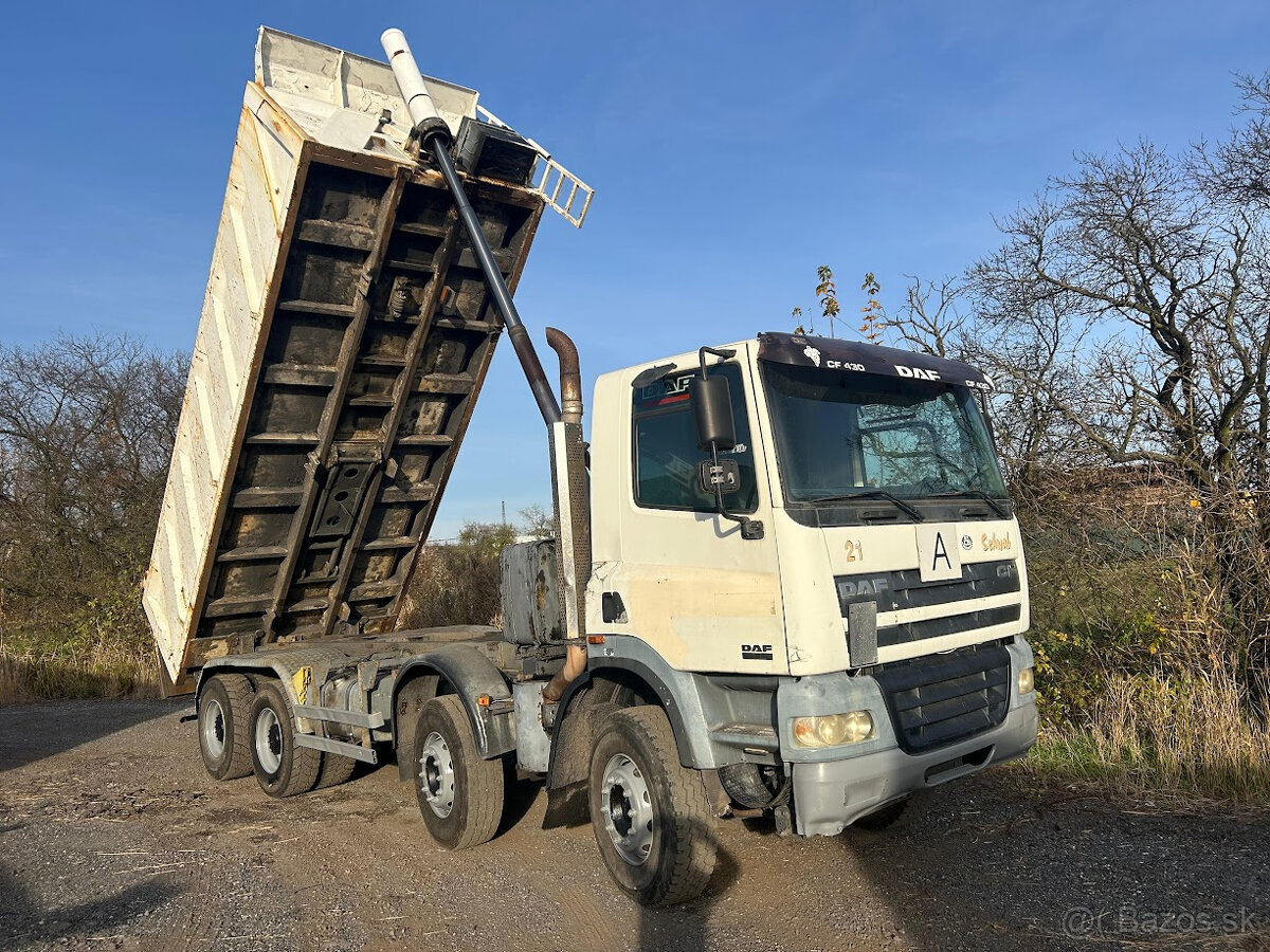 SKLÁPĚČ DAF CF 85.430, 8X4, rok 2003, manuál, EURO 3