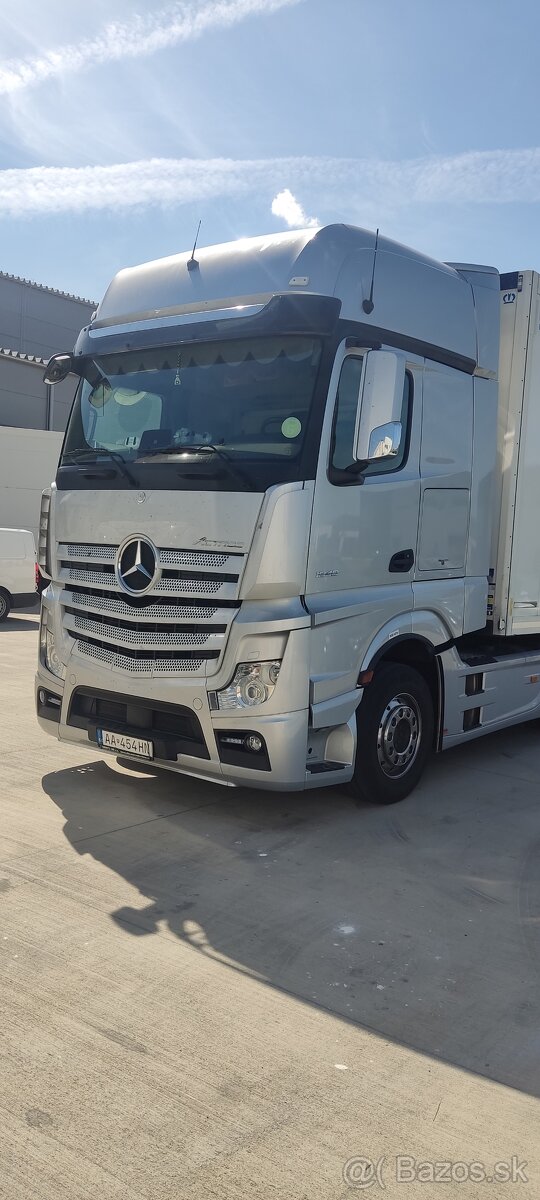 Mercedes Actros 1848