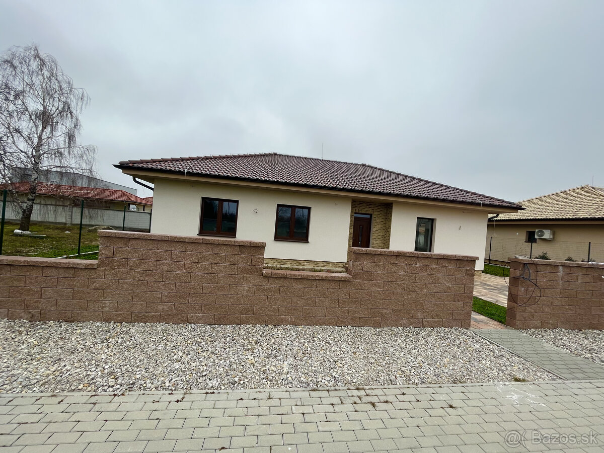 KVALITNÝ NÍZKOENERG.4i.BUNGALOV S TEPELNÝM ČERPADLOM-ŠAMORÍN