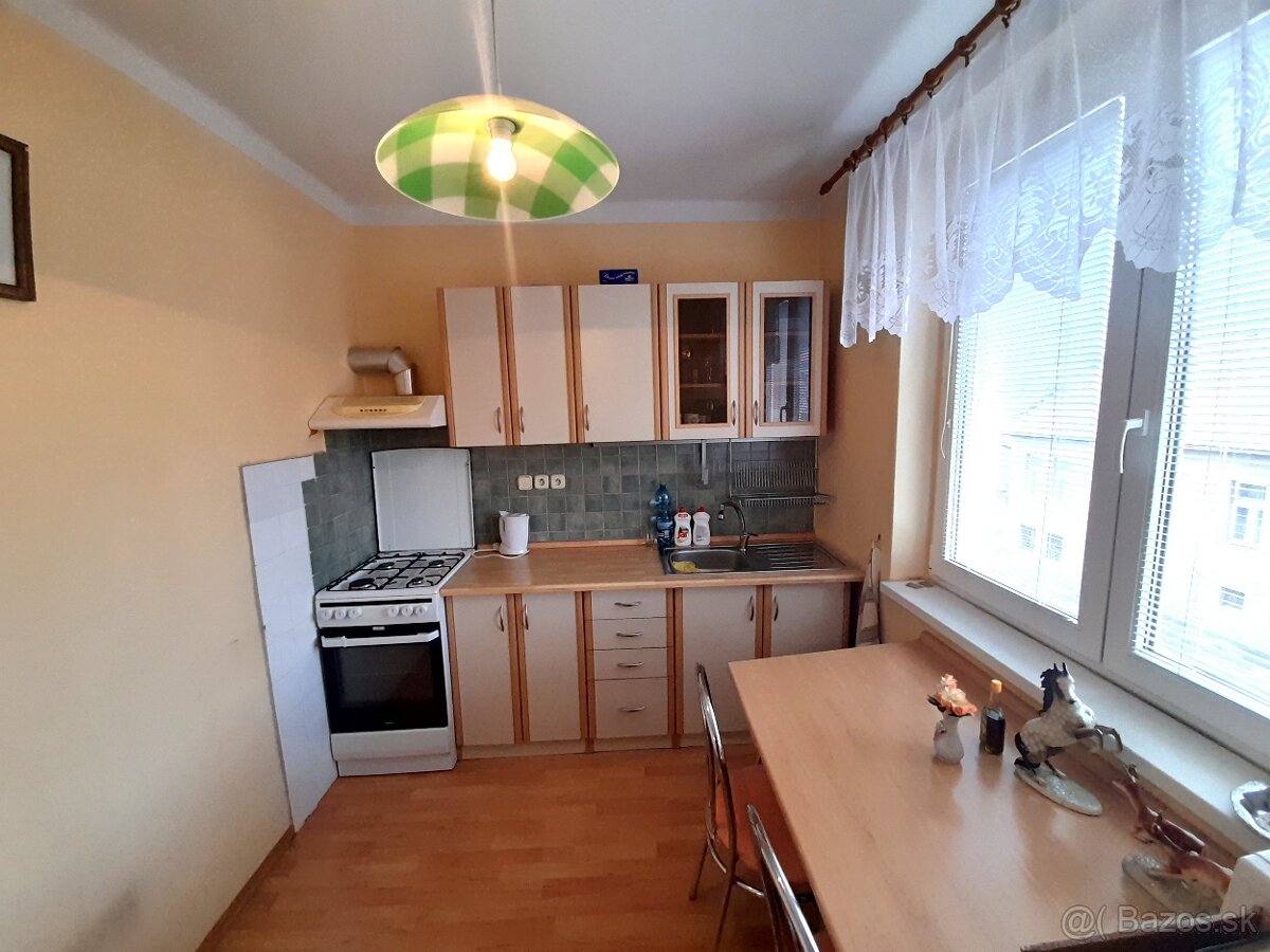 Na predaj 1 izbový byt, 40m2 plus balkón, Alvinczyho ul