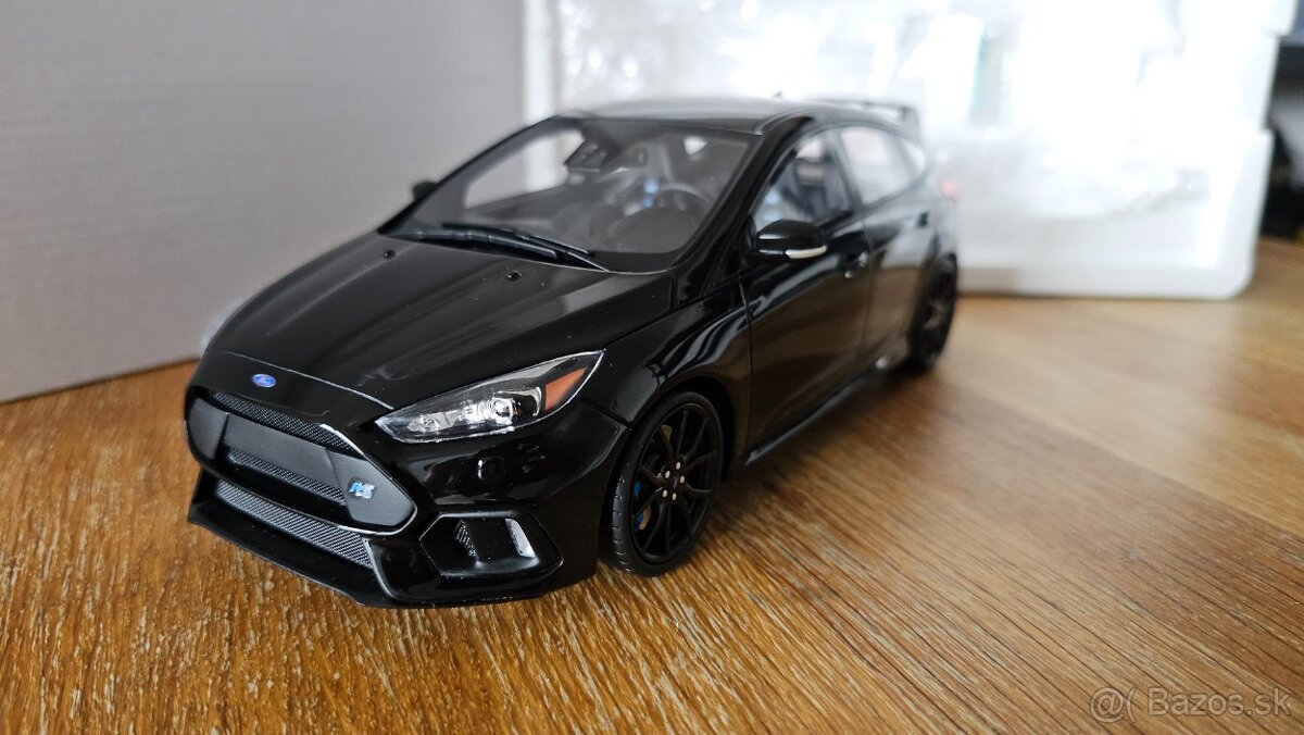 Ford Focus RS mk3 OttOmobile 1:18