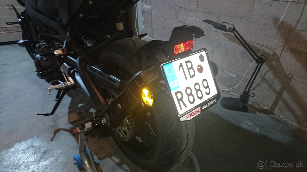 Yamaha MT09-drziak SPZ,kryt prevodu,stupacky,zavazicka ...