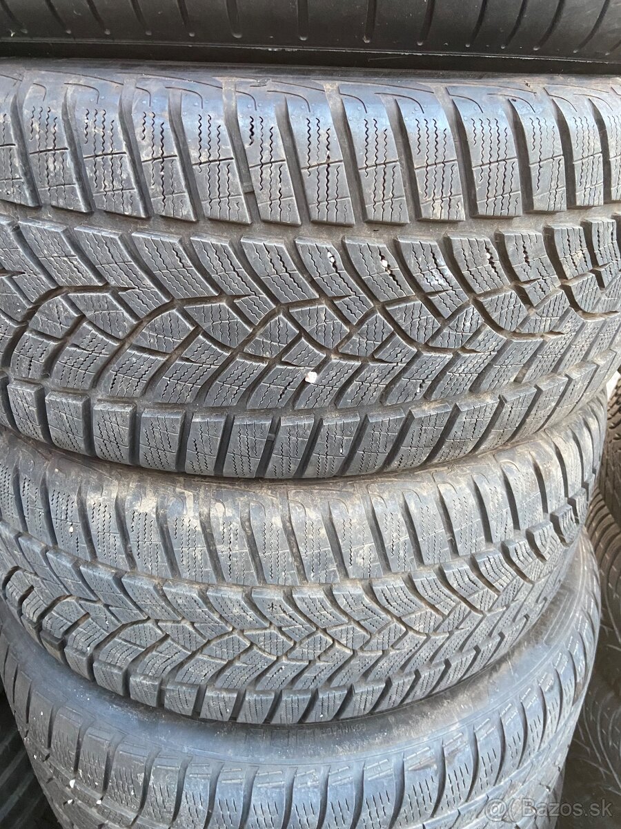 245/45 r19