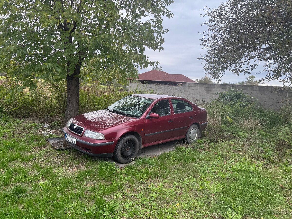 Octavia 1,6i 55kw, 1996