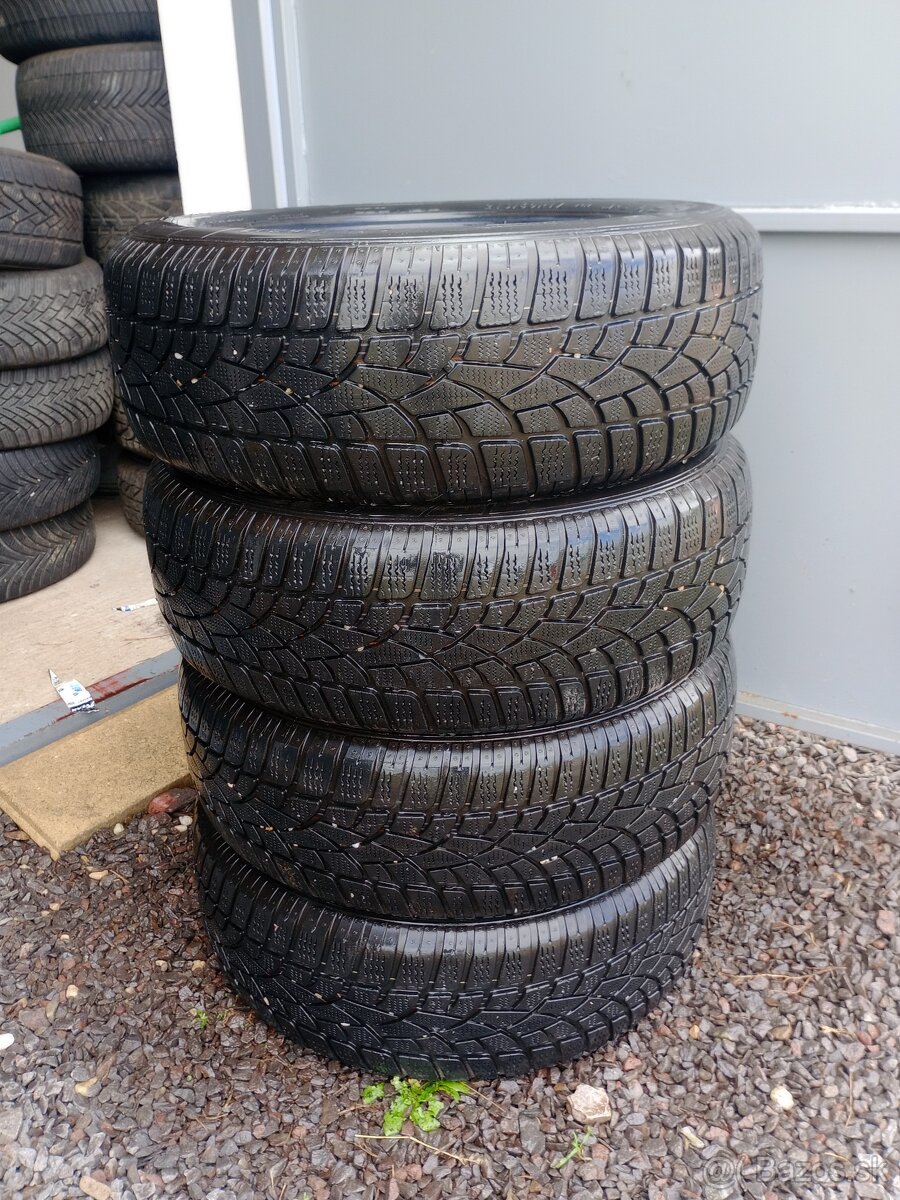 zimné pneumatiky 215/60r17- 2ks Dunlop.