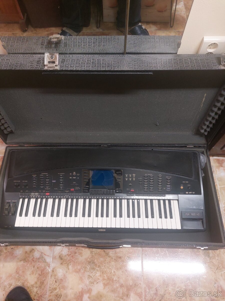 Synťak Yamaha PSR 7000