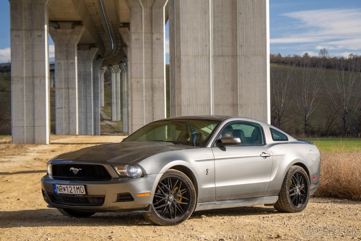 Ford Mustang 3.7 automat