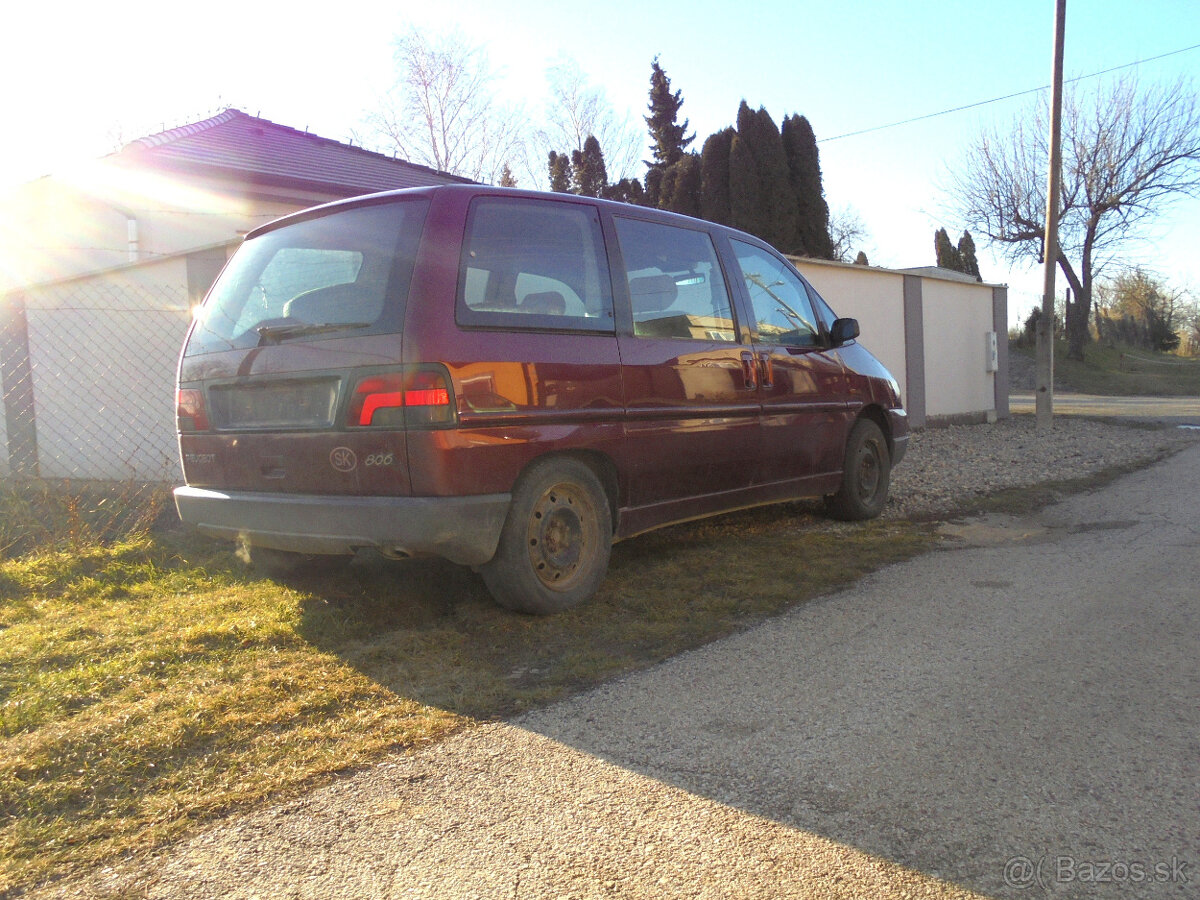 PEUGEOT-806 2l benzín, rozpredám na diely