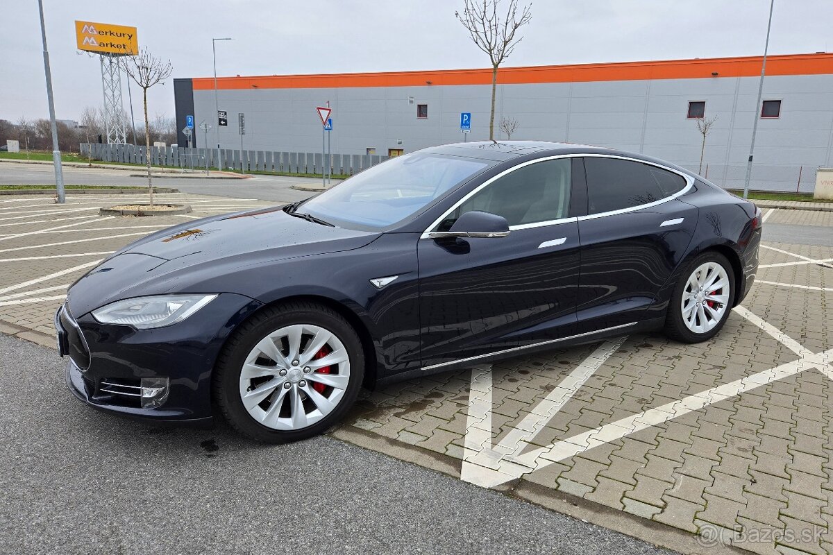 Tesla model S P85D  772 PS