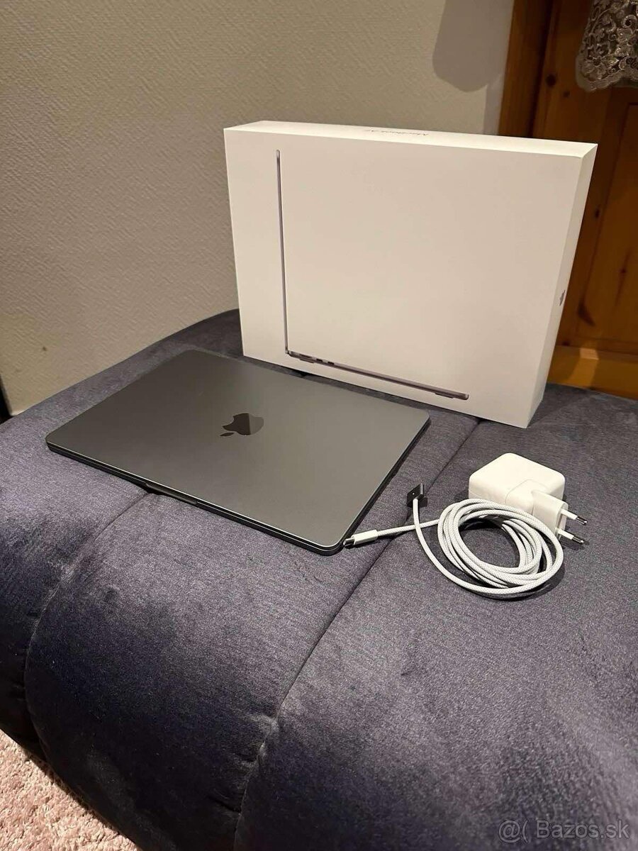 MacBook Air M2 Spacegrey