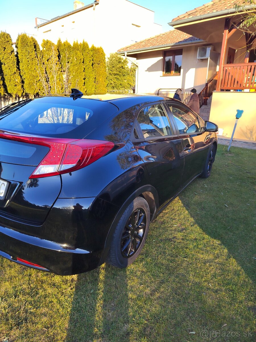 Honda civic 9G r. v. 2013 ,1.4 vtec 73kw 115000km