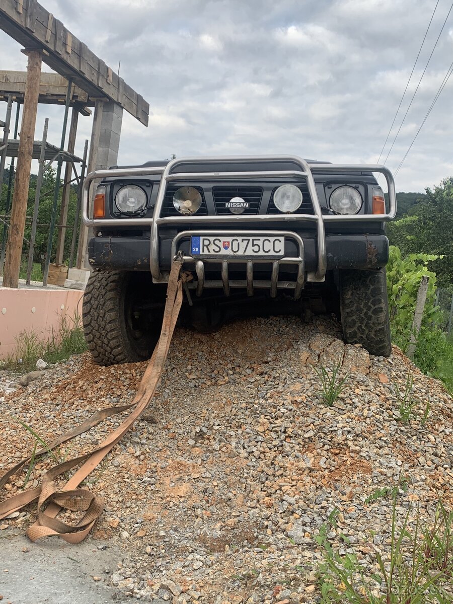 Súrne predám Nissan Patrol y60