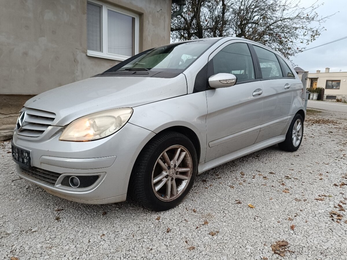 Mercedes Benz B 180d, automat