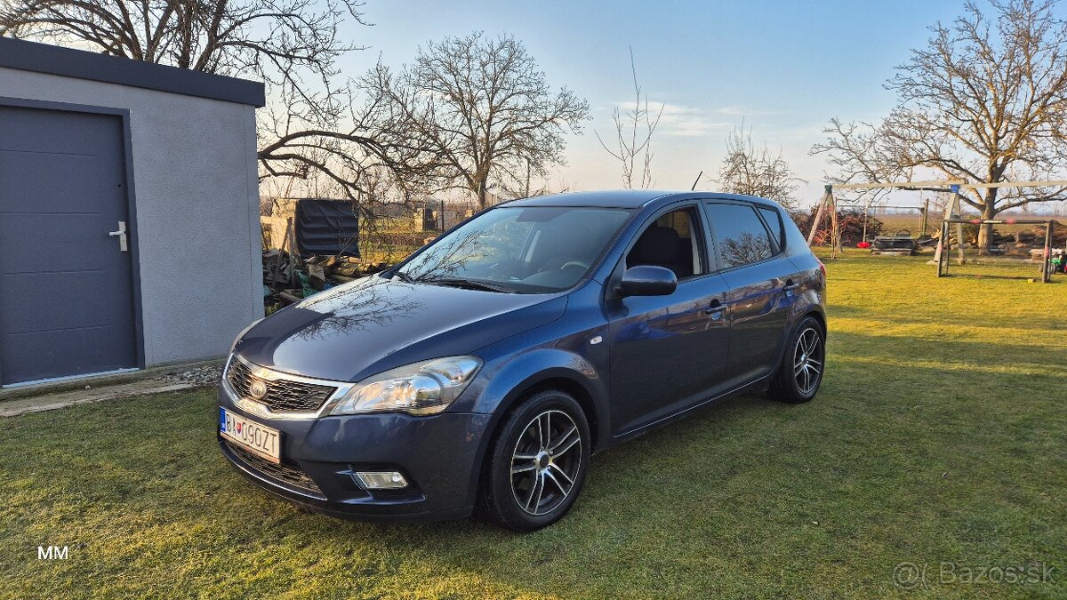 Kia Ceed , 1.4 benzín, 2010, kupované v SR ,